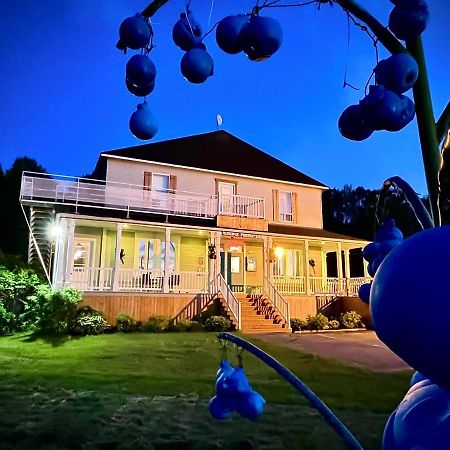 Auberge Presbytere Mont Lac-Vert Hebertville Экстерьер фото