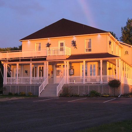 Auberge Presbytere Mont Lac-Vert Hebertville Экстерьер фото