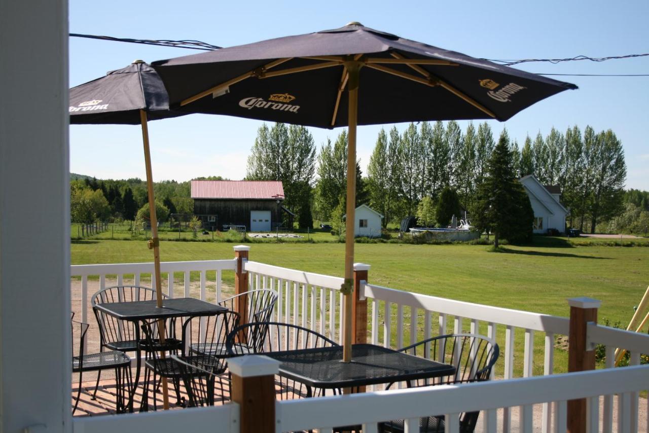Auberge Presbytere Mont Lac-Vert Hebertville Экстерьер фото
