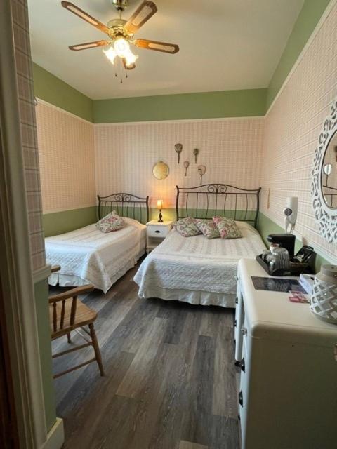 Auberge Presbytere Mont Lac-Vert Hebertville Экстерьер фото