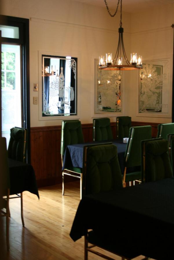 Auberge Presbytere Mont Lac-Vert Hebertville Экстерьер фото