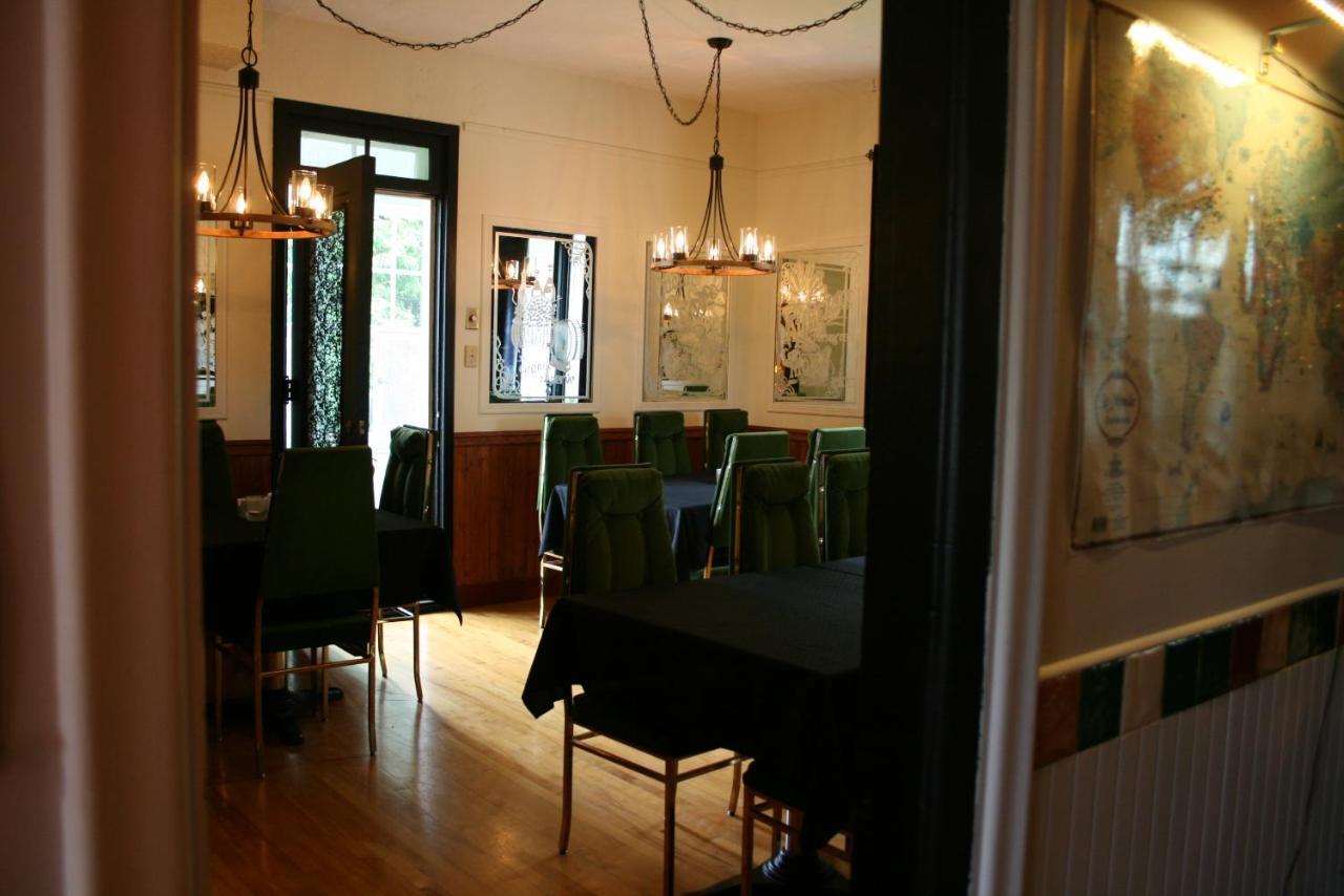 Auberge Presbytere Mont Lac-Vert Hebertville Экстерьер фото