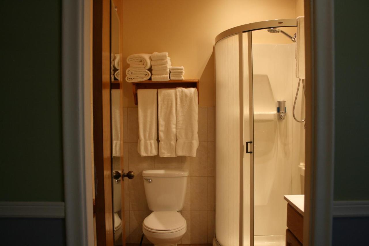 Auberge Presbytere Mont Lac-Vert Hebertville Экстерьер фото