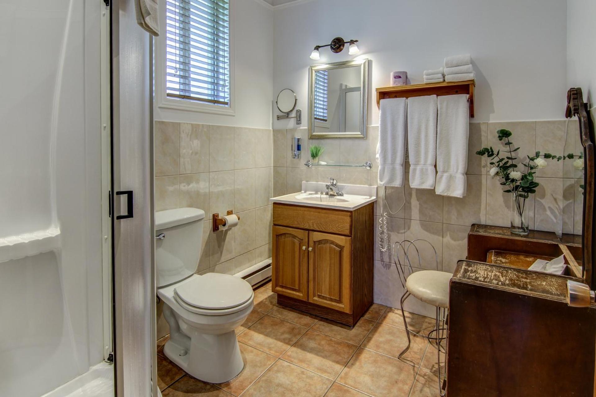 Auberge Presbytere Mont Lac-Vert Hebertville Экстерьер фото