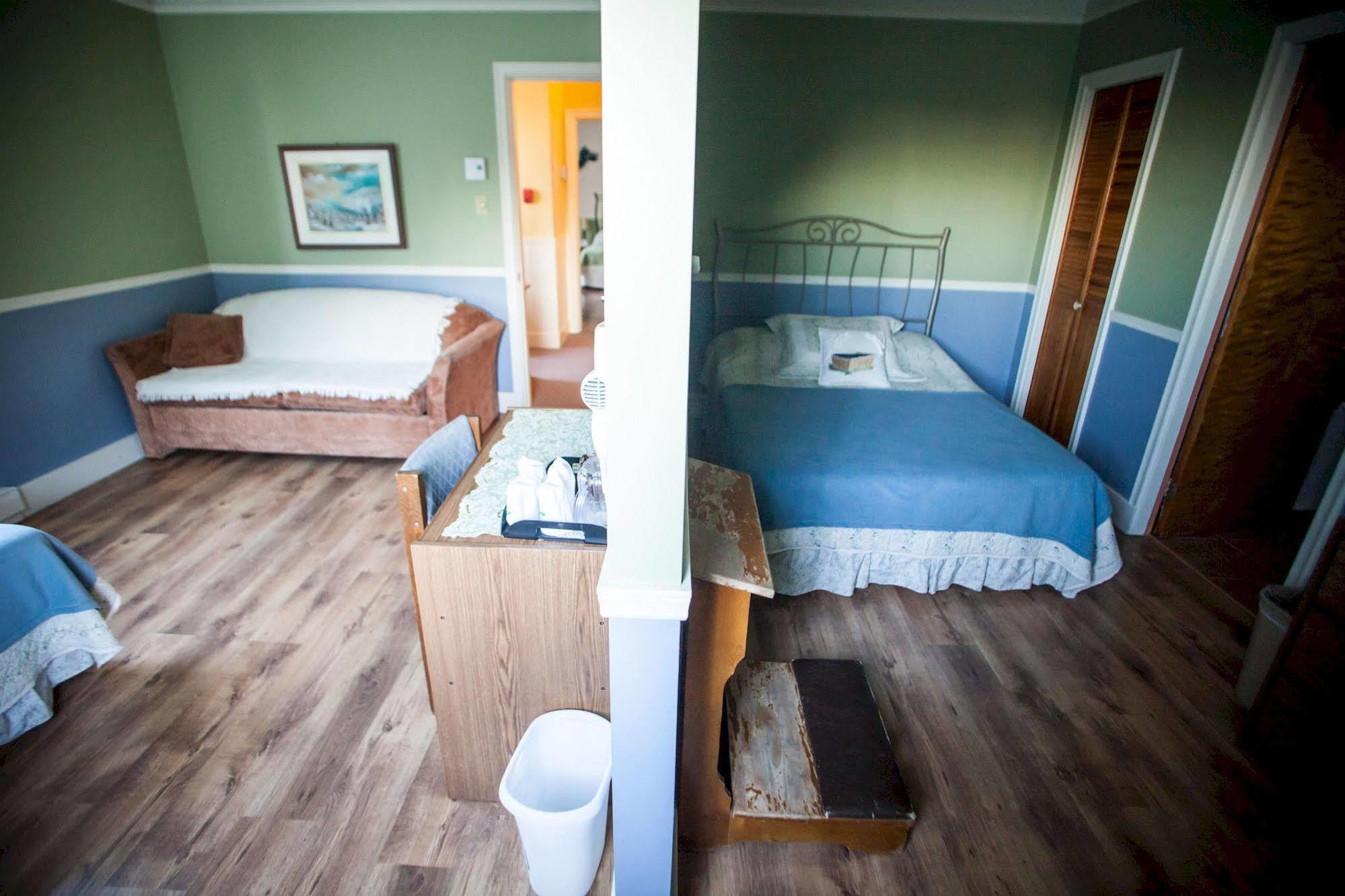 Auberge Presbytere Mont Lac-Vert Hebertville Экстерьер фото