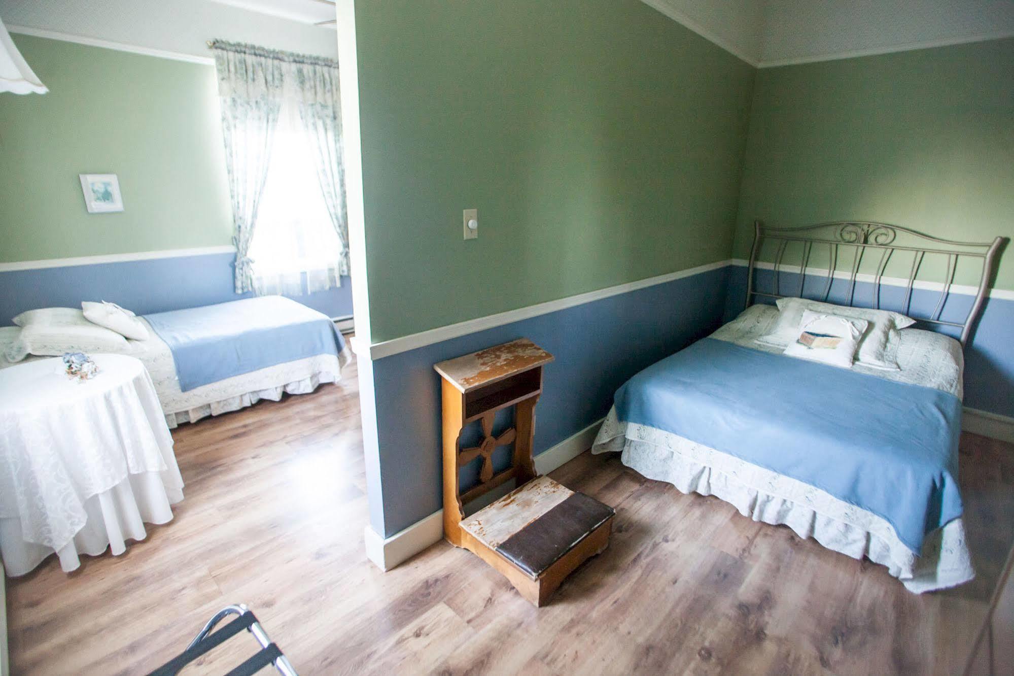 Auberge Presbytere Mont Lac-Vert Hebertville Экстерьер фото
